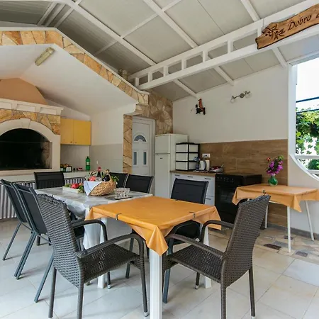 Studio Gradac 5198e Apartment *